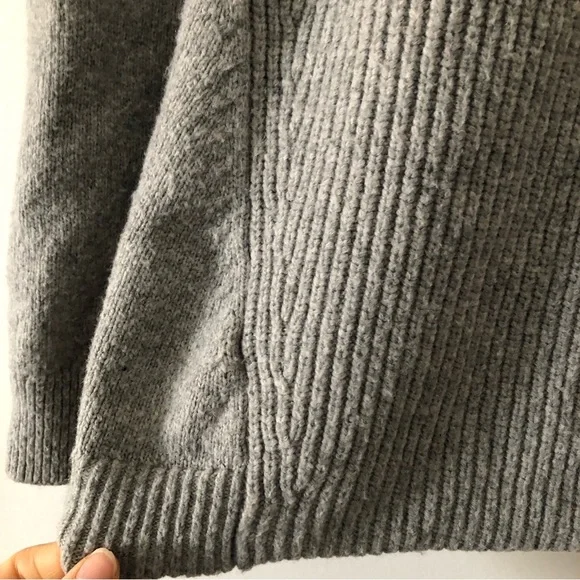 LOFT Gray Textured Sweater - Picture 3 of 5